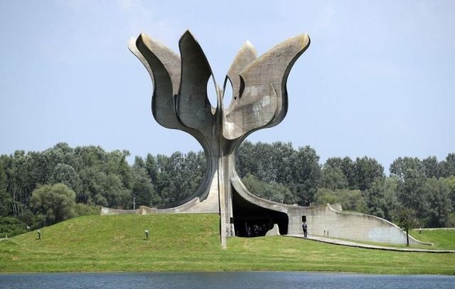 Spomenik žrtvama fašističkog logora Jasenovac