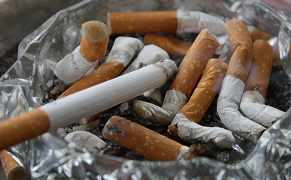 Najveći podsticaj za posezanje za prvom cigaretom dolazi od vršnjaka, ali posredno i od porodice u kojoj ima pušača